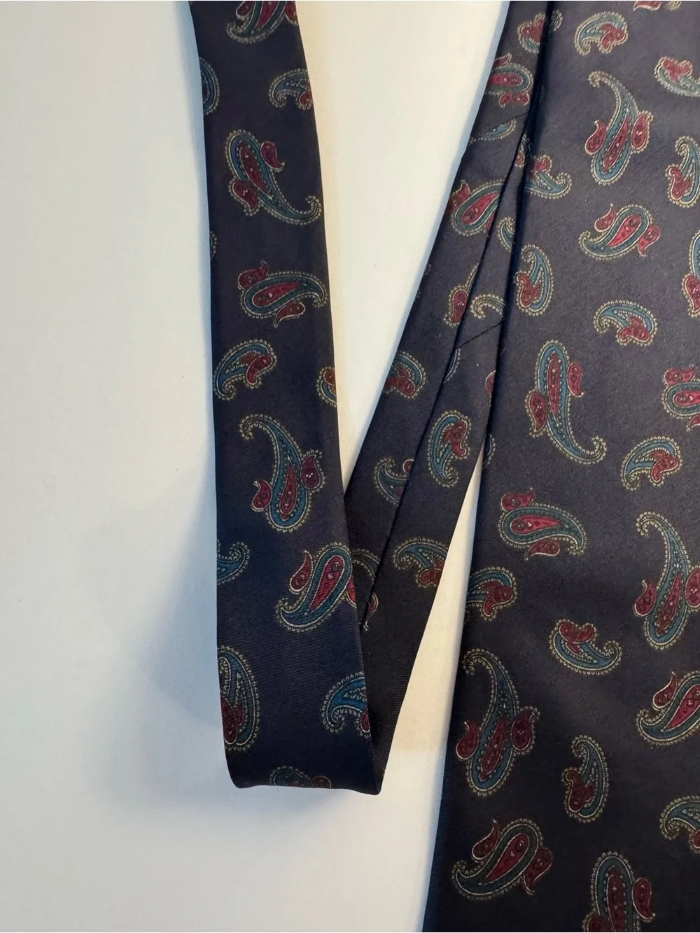 Vintage 100% silk Wembley Mens Neck Tie